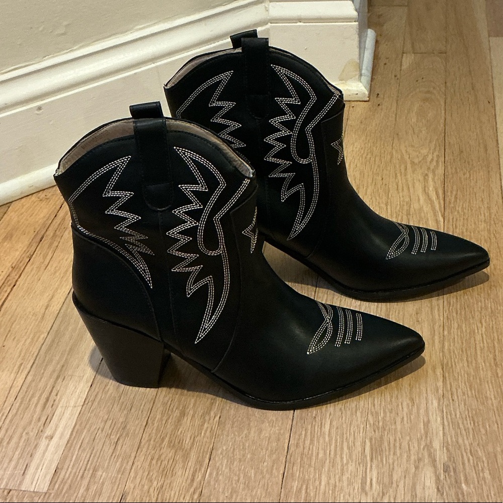 Mi.iM Black Embroidered Heeled Boots